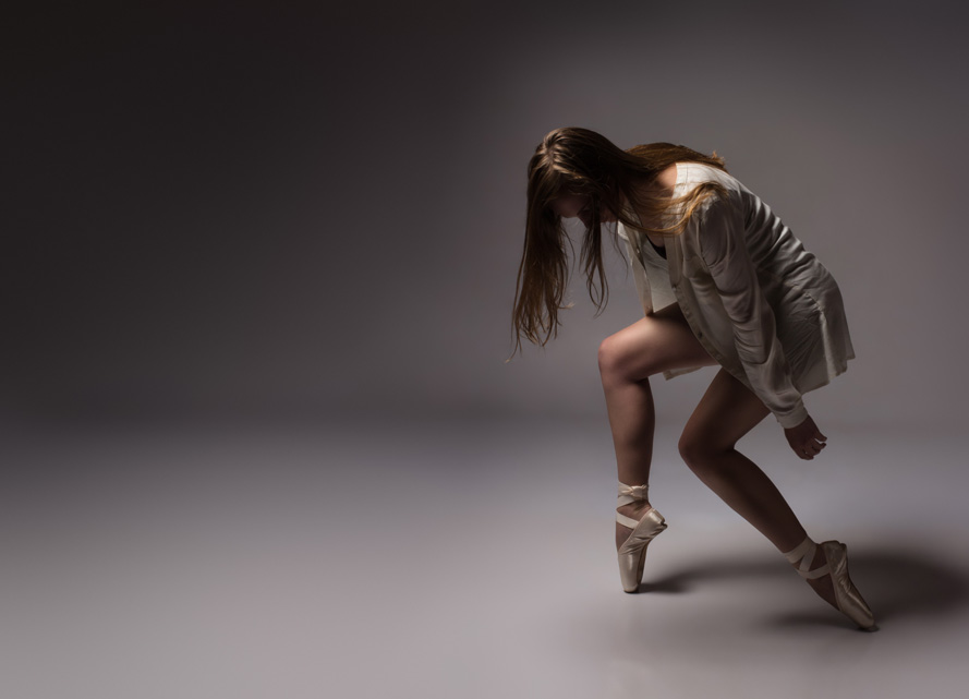dancer-modern.-shutterstock_146667533