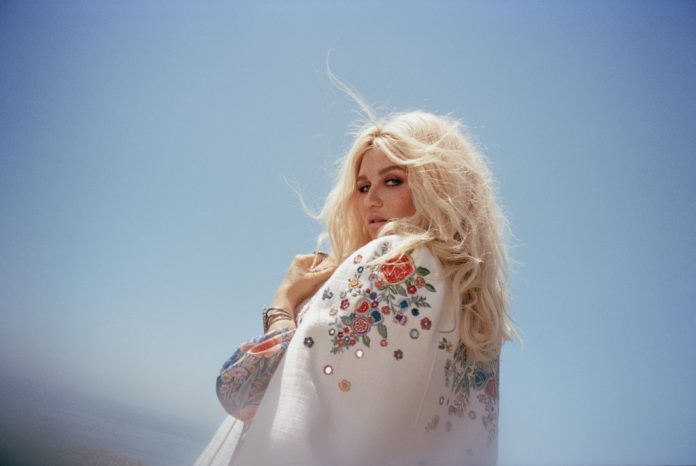 KESHA_3835-015_Pub¦Æ