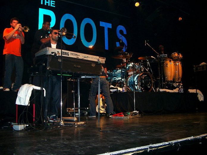 800px-The_Roots_2007