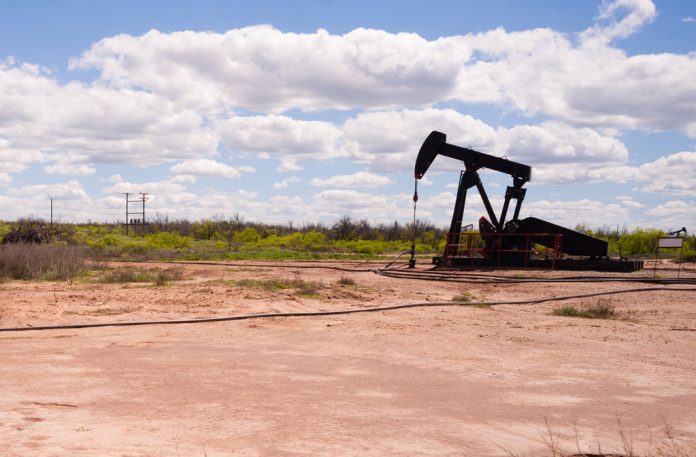 Texas Oil Pump Jack Fracking Crude Extraction Machine