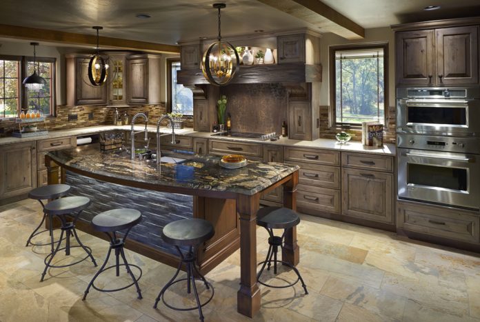 Stillwater_Rustic_Lodge_Kitchen